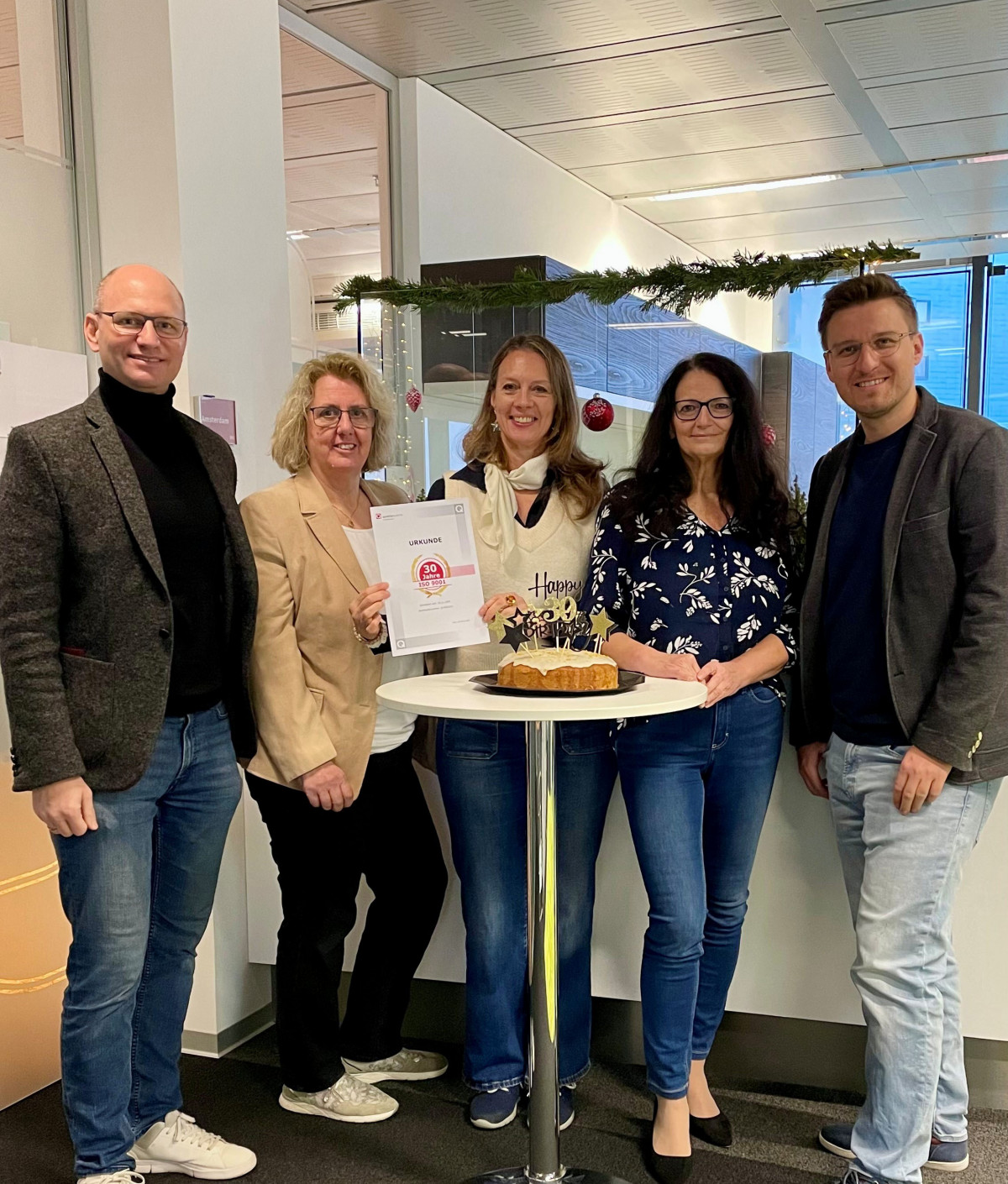 Gruppenfoto 30 Jahre ISO9001